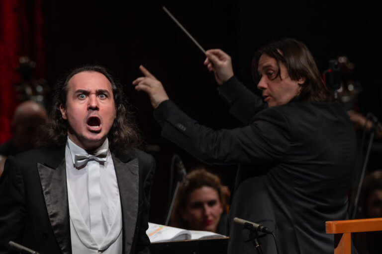 Kritičari ističu: Ritualizovano muzičko tretiranje kultne priče Grčke mitologije